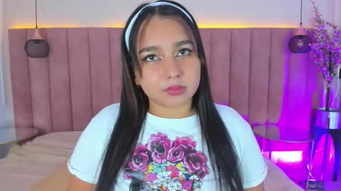 Snapshot of ivannaavega chatting on 10.17.25 Ivanna online show from 10.17.25