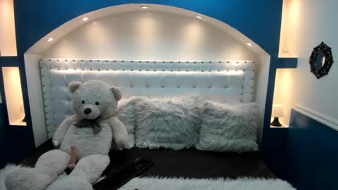 Ivet  online show from 10.19.25