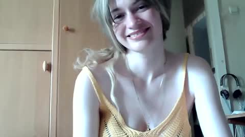 Snapshot of ivetta911 chatting on 06.25.26 ivetta911 online show from 06.25.26