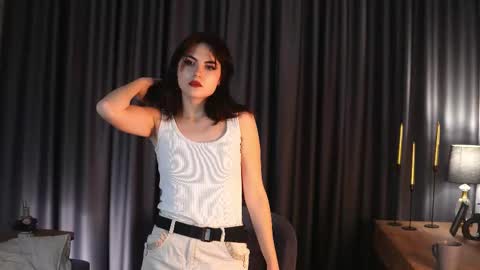 Snapshot of iveyragains chatting on 09.12.25 Alis online show from 09.12.25