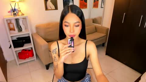 kirstenelsie online show from 02.05.25