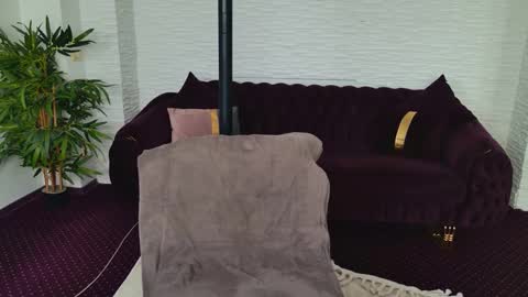 Snapshot of ivoryswan chatting on 10.24.25 Celine online show from 10.24.25