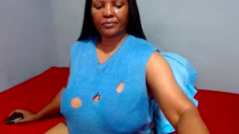 Snapshot of ivorytits48 chatting on 02.05.25 IVORYTITS48 online show from 02.05.25