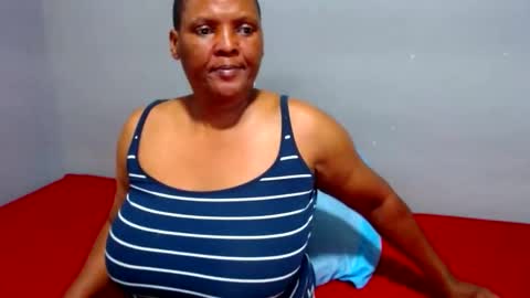 Snapshot of ivorytits48 chatting on 02.12.25 IVORYTITS48 online show from 02.12.25