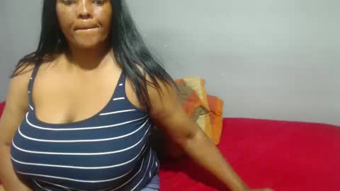 Snapshot of ivorytits48 chatting on 03.01.25 IVORYTITS48 online show from 03.01.25