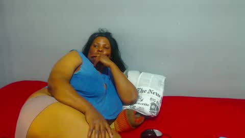 Snapshot of ivorytits48 chatting on 03.08.25 IVORYTITS48 online show from 03.08.25