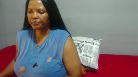 Snapshot of ivorytits48 chatting on 03.09.25 IVORYTITS48 online show from 03.09.25