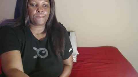 Snapshot of ivorytits48 chatting on 11.08.25 IVORYTITS48 online show from 11.08.25