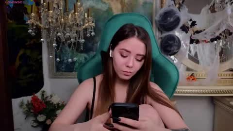 Snapshot of ivorywood_ chatting on 10.15.25 ivorywood_ online show from 10.15.25