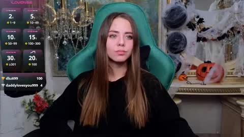 Snapshot of ivorywood_ chatting on 10.31.25 ivorywood_ online show from 10.31.25