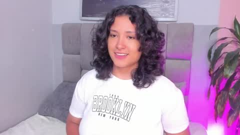 Ivy and Molly online show from 09.23.25