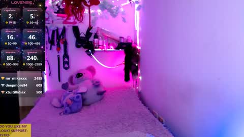 Snapshot of ivy_rosse chatting on 12.03.24 You can find more of me here  online show from 12.03.24