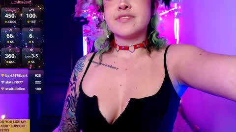 Snapshot of ivy_rosse chatting on 12.05.24 You can find more of me here  online show from 12.05.24