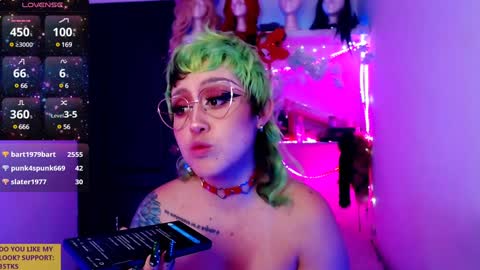 Snapshot of ivy_rosse chatting on 12.09.24 You can find more of me here  online show from 12.09.24
