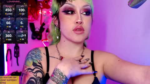 Snapshot of ivy_rosse chatting on 01.15.25 You can find more of me here  online show from 01.15.25