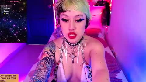 Snapshot of ivy_rosse chatting on 02.27.25 You can find more of me here  online show from 02.27.25