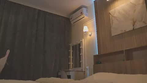 Ivy online show from 02.12.25