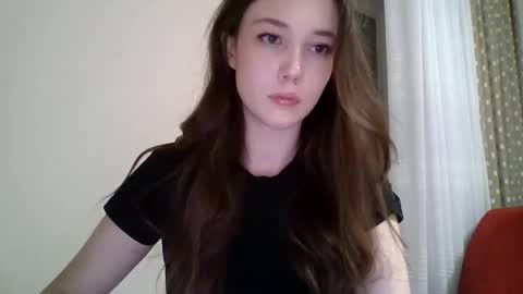 Snapshot of ivyfeel chatting on 10.09.25 ivyfeel online show from 10.09.25