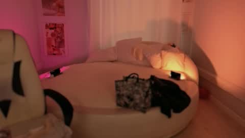 IVY - Follow me 3 online show from 10.19.25