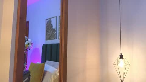 IvyJhonss online show from 12.18.25