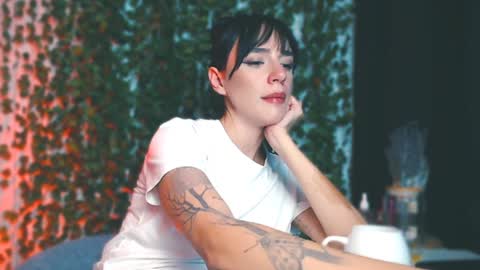 Miss Ivy online show from 12.06.24