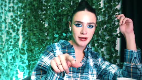 Miss Ivy online show from 12.22.24