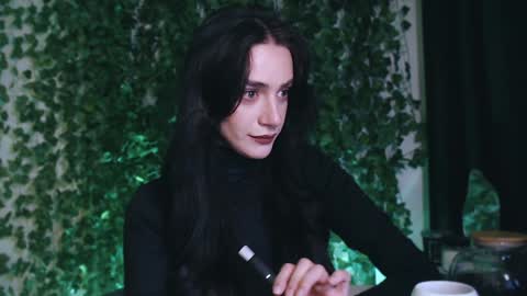 Miss Ivy online show from 01.09.25