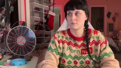 Snapshot of ivyminxxx chatting on 12.25.24 Ivy Minxxx online show from 12.25.24