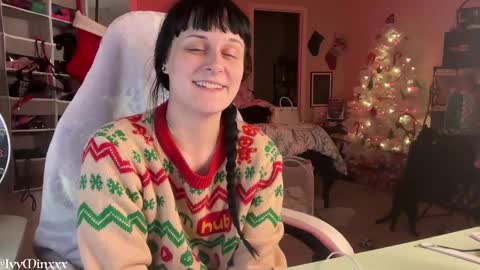 Snapshot of ivyminxxx chatting on 12.25.24 Ivy Minxxx online show from 12.25.24