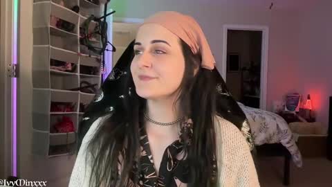 Snapshot of ivyminxxx chatting on 02.19.25 Ivy Minxxx online show from 02.19.25