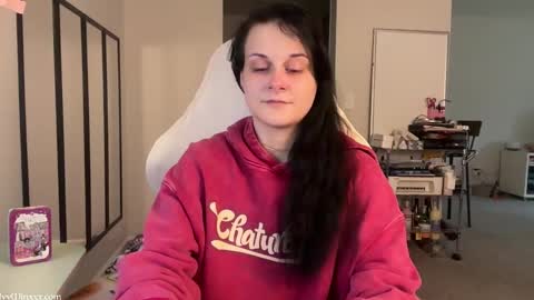 Snapshot of ivyminxxx chatting on 10.28.25 Ivy Minxxx online show from 10.28.25