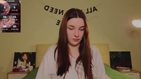 Snapshot of iwi_wi_wi chatting on 02.12.26 Daisy online show from 02.12.26