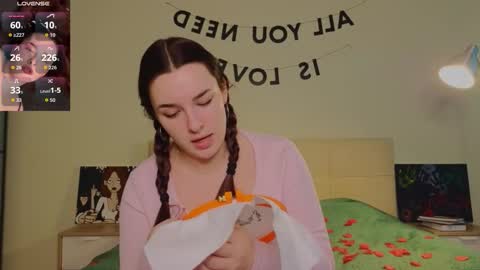 Snapshot of iwi_wi_wi chatting on 02.15.26 Daisy online show from 02.15.26