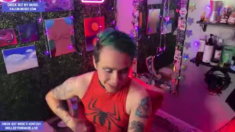 Muse hethey online show from 10.22.25