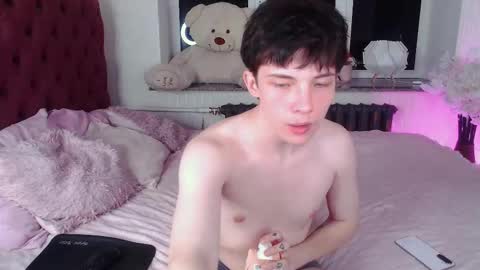 Maxim online show from 03.17.26