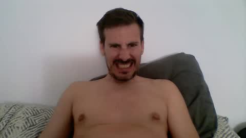 Snapshot of iyoperro chatting on 09.27.25 Casandro online show from 09.27.25