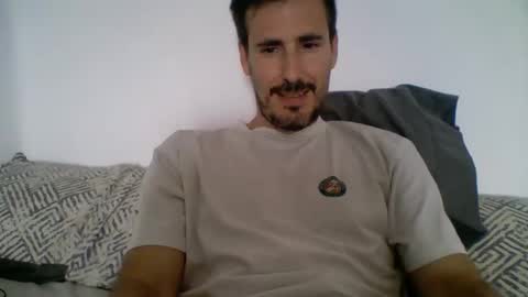 Snapshot of iyoperro chatting on 09.28.25 Casandro online show from 09.28.25