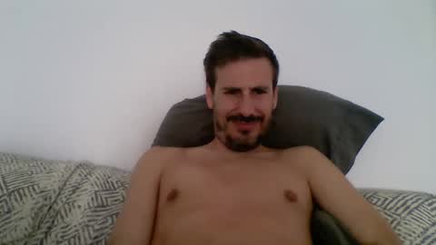 Snapshot of iyoperro chatting on 10.02.25 Casandro online show from 10.02.25