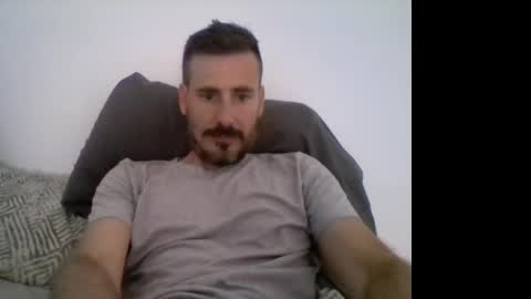 Snapshot of iyoperro chatting on 10.14.25 Casandro online show from 10.14.25