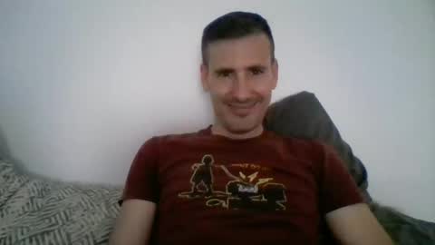 Snapshot of iyoperro chatting on 10.16.25 Casandro online show from 10.16.25