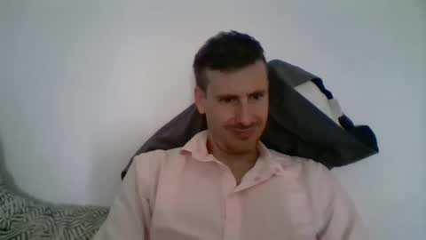 Snapshot of iyoperro chatting on 10.17.25 Casandro online show from 10.17.25