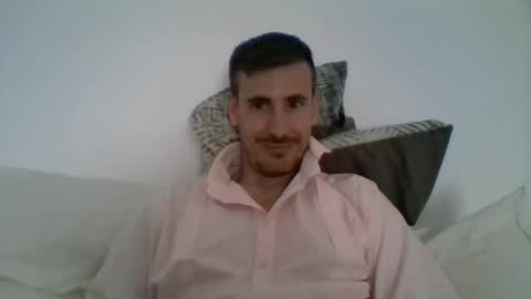 Snapshot of iyoperro chatting on 10.21.25 Casandro online show from 10.21.25