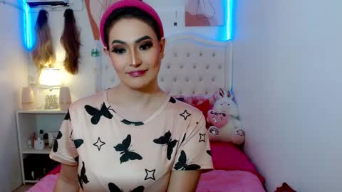 Snapshot of iyotara_miyaka chatting on 01.11.25 iyotara_miyaka online show from 01.11.25