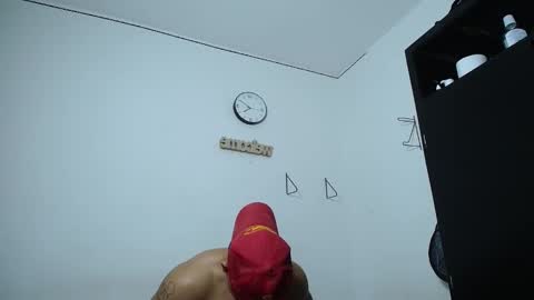 izaack online show from 09.15.25