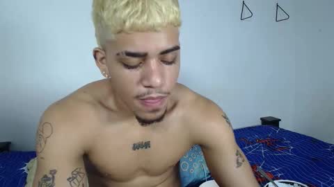 izaack online show from 10.05.25