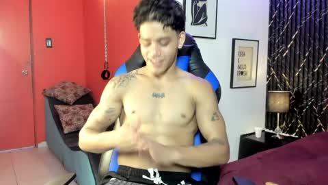 Snapshot of izaak_taylor7 chatting on 04.24.26 izaack online show from 04.24.26