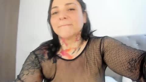 Izabella online show from 02.06.25