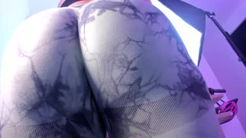 Iza online show from 09.30.25