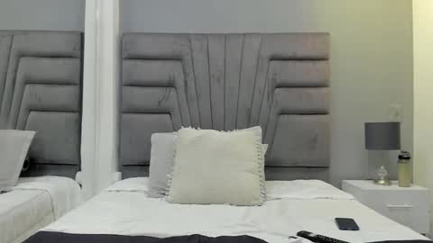 Snapshot of izato chatting on 02.24.25 izato online show from 02.24.25