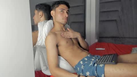 Snapshot of izato chatting on 03.12.25 izato online show from 03.12.25